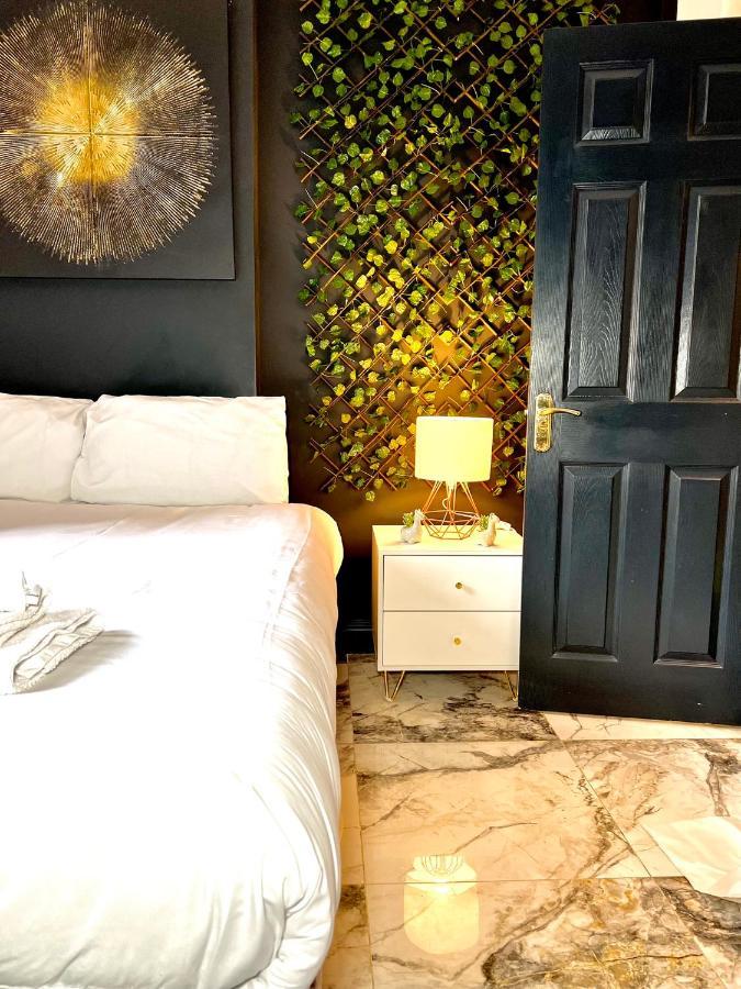 Duke And Duchess Apartments And Rooms - Private In Room Hot Tub Suites Londra Dış mekan fotoğraf