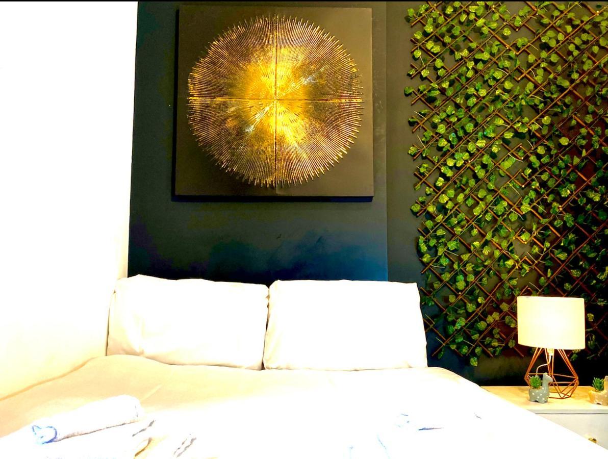 Duke And Duchess Apartments And Rooms - Private In Room Hot Tub Suites Londra Dış mekan fotoğraf